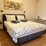 Rosea Domus Zadarvillas Vila *