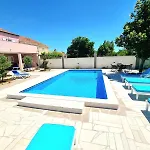 Rosea Domus Zadarvillas *