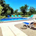 Rosea Domus Zadarvillas * Podlug