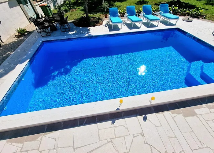 Vila Rosea Domus Zadarvillas *