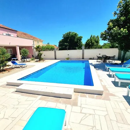 Rosea Domus Zadarvillas *