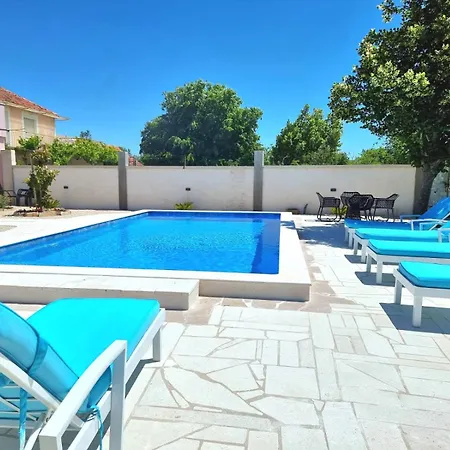 Rosea Domus Zadarvillas Вилла