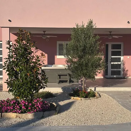 Rosea Domus Zadarvillas Вилла Podlug