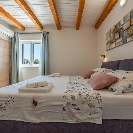 Vila Rosea Domus Zadarvillas *