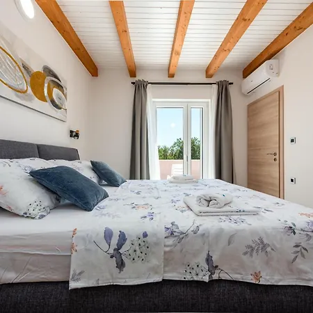 Vila Rosea Domus Zadarvillas *