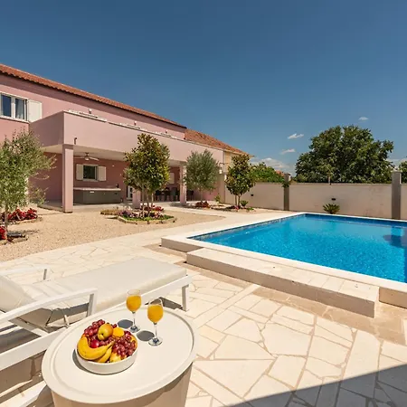Rosea Domus Zadarvillas Vila