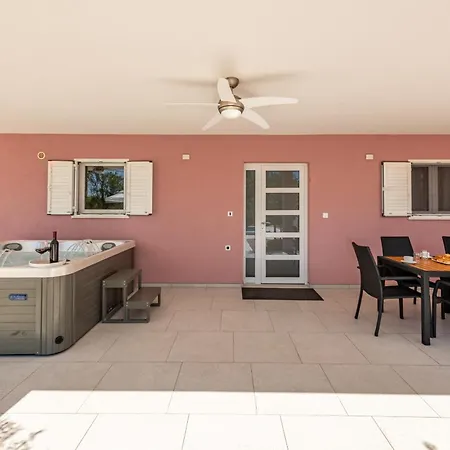 Vila Rosea Domus Zadarvillas *