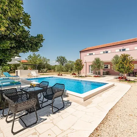 Rosea Domus Zadarvillas Podlug