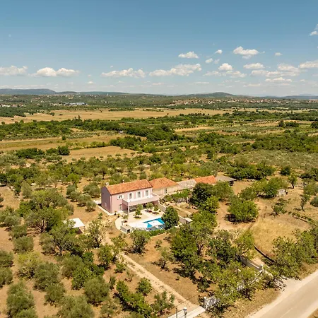 Vila Rosea Domus Zadarvillas *